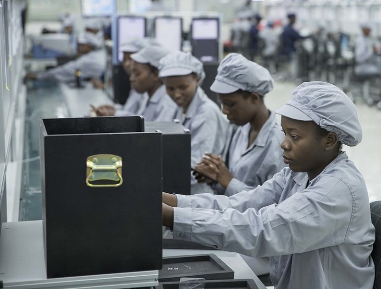 Unemployment rate falls to 11.7% in Q4 2025