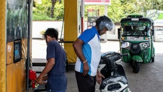 Sri Lanka yashyizeho umunsi w’ikiruhuko mu guhangana n’ibura ry’ibitoro ‎